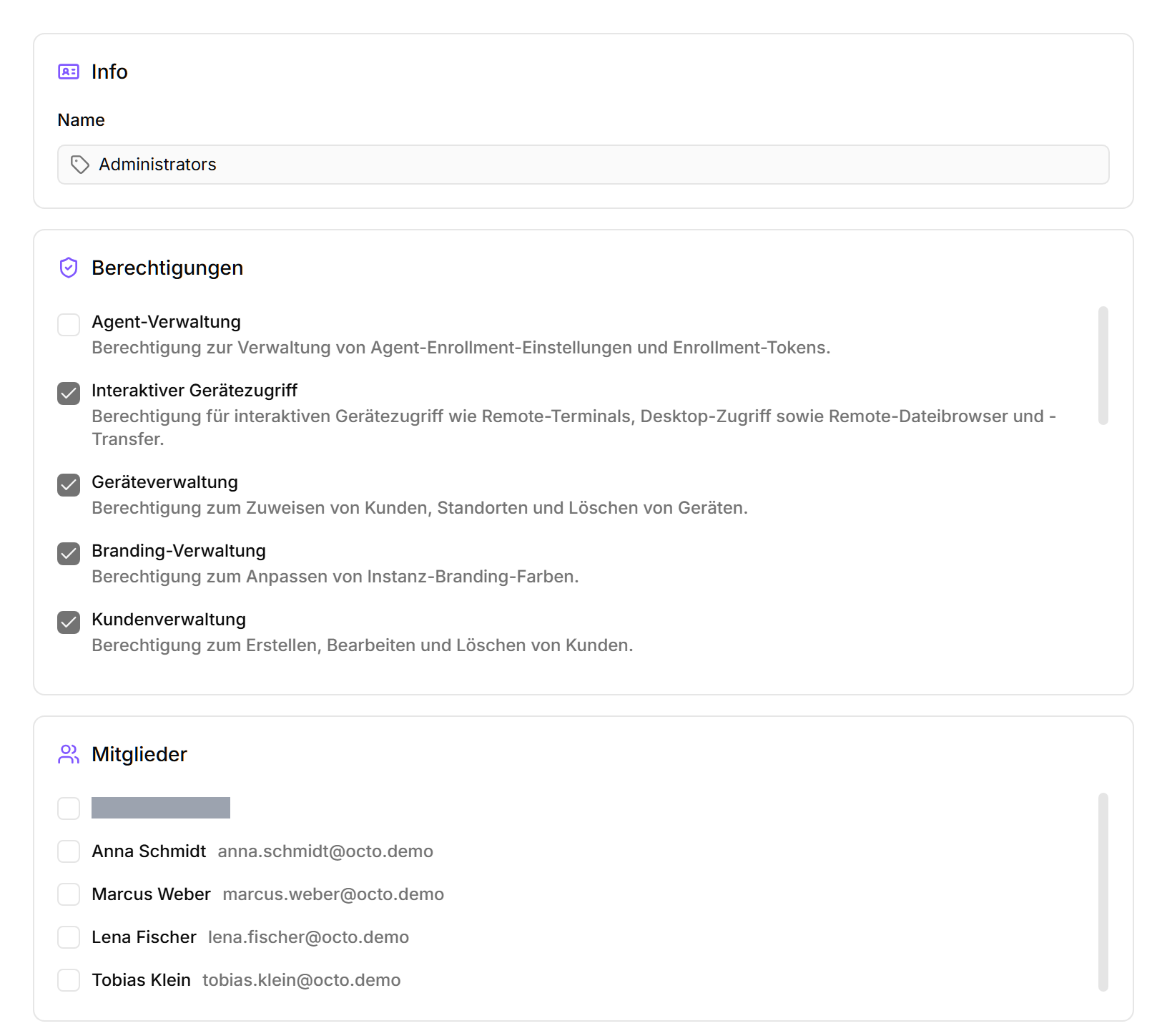 Die Seite Gruppe bearbeiten für die Gruppe Administrators mit den Tabs Allgemein, Kundenzugriff und Gerätezugriff. Der Tab Allgemein zeigt den Abschnitt Info mit einem Feld Name und einem Schalter Administratorgruppe, einen Abschnitt Berechtigungen mit Kontrollkästchen und eine Mitglieder-Liste. Unterhalb der Tabs der Bereich Kritische Aktionen mit einer Schaltfläche Löschen.