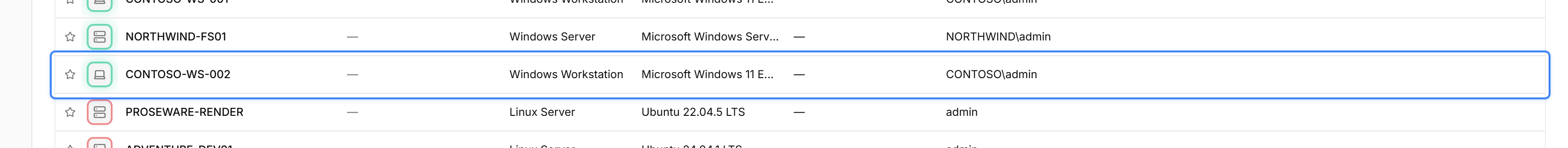 Die octoja-Geräteliste nach der Registrierung. Die Zeile der Windows-Workstation CONTOSO-WS-002 ist blau umrandet hervorgehoben; sichtbar sind die Spalten Gerät, Status, Art, Betriebssystem, Kunde und Letzter Benutzer.