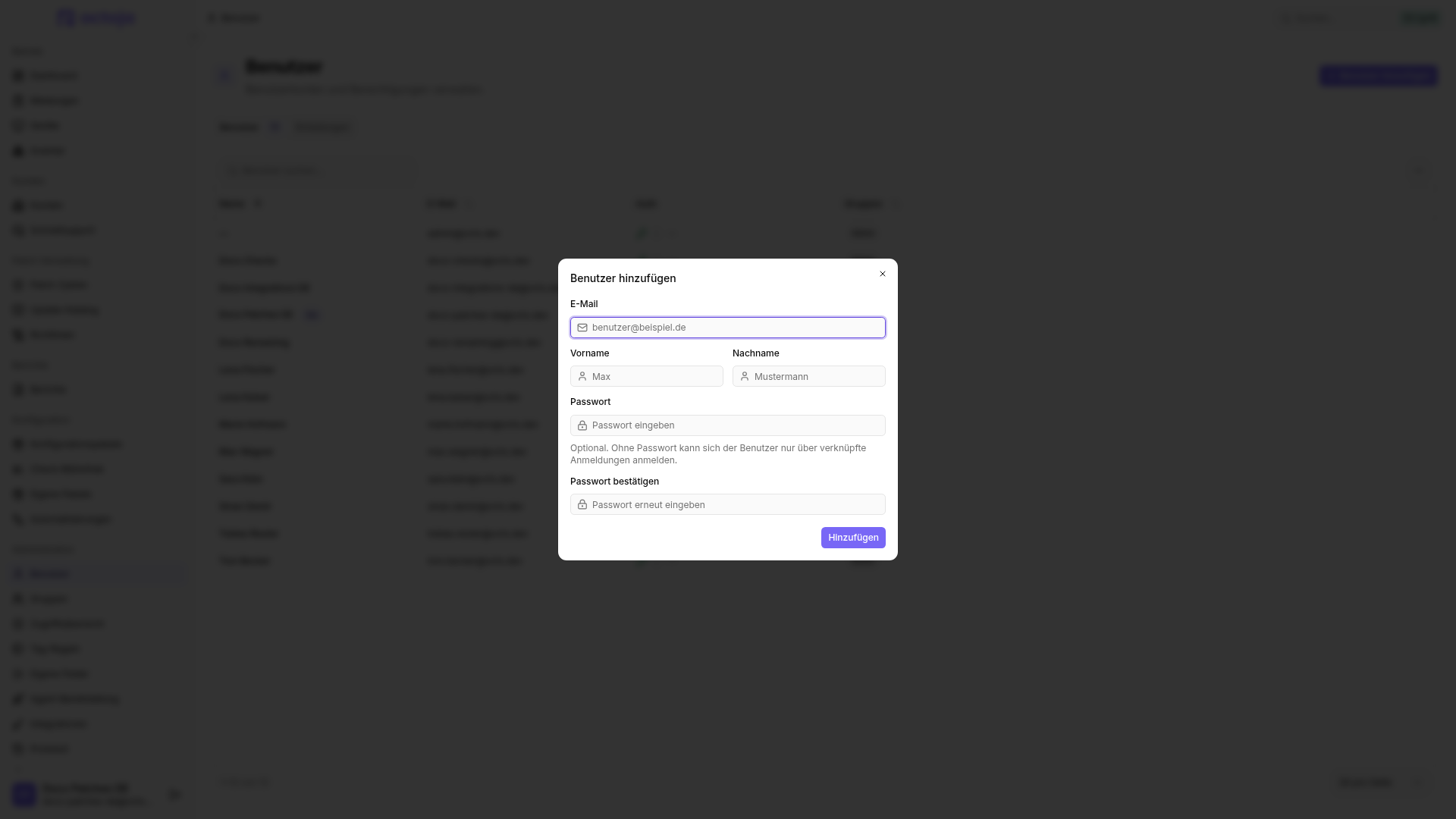 Die Benutzerverwaltung mit geöffnetem Dialog „Benutzer hinzufügen“ und Feldern für E-Mail, Vorname, Nachname und Passwort.