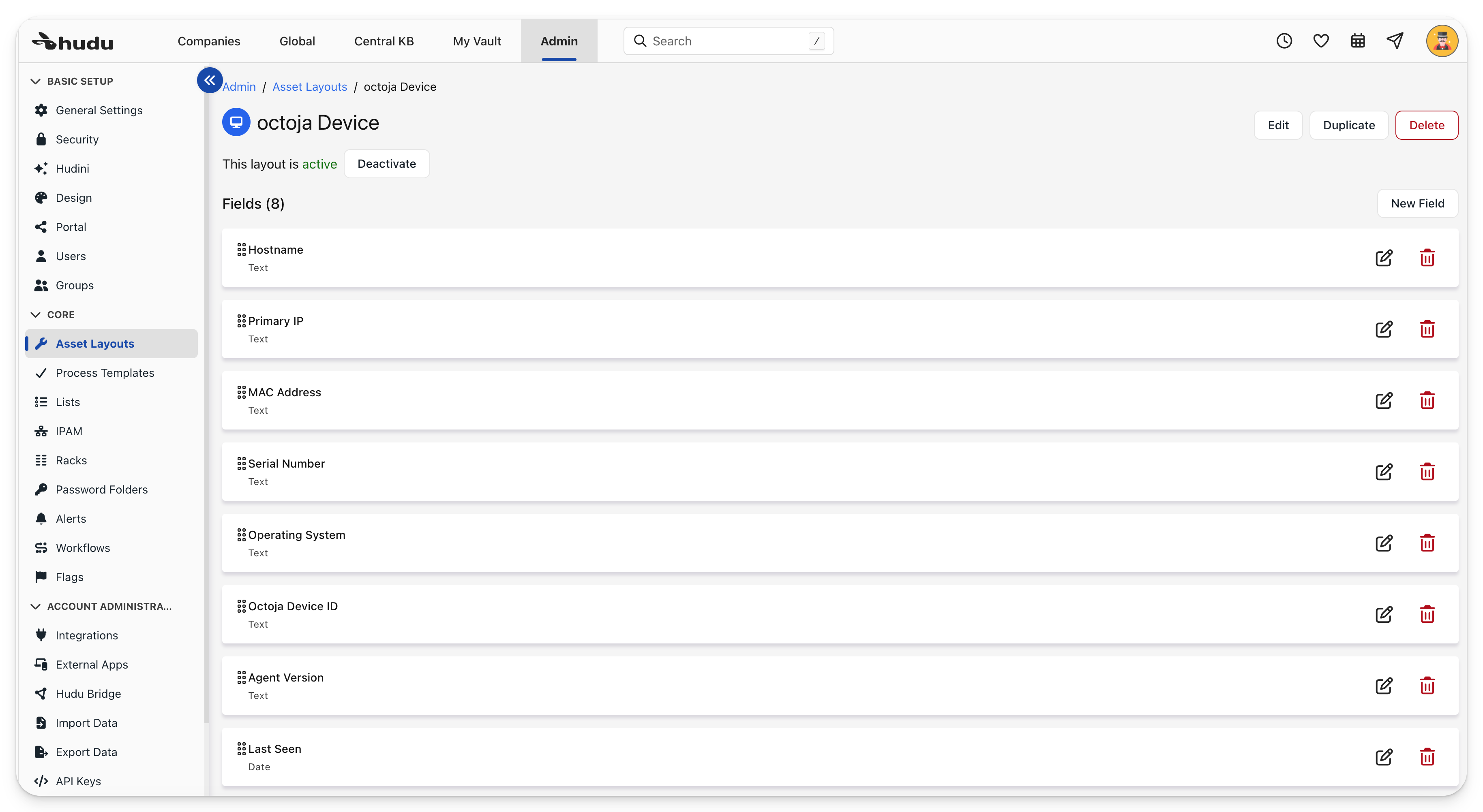 Das Asset-Layout „octoja Device“ in Hudu mit acht Feldern — Hostname, Primary IP, MAC Address, Serial Number, Operating System, octoja Device ID, Agent Version — und einem Datumsfeld Last Seen.