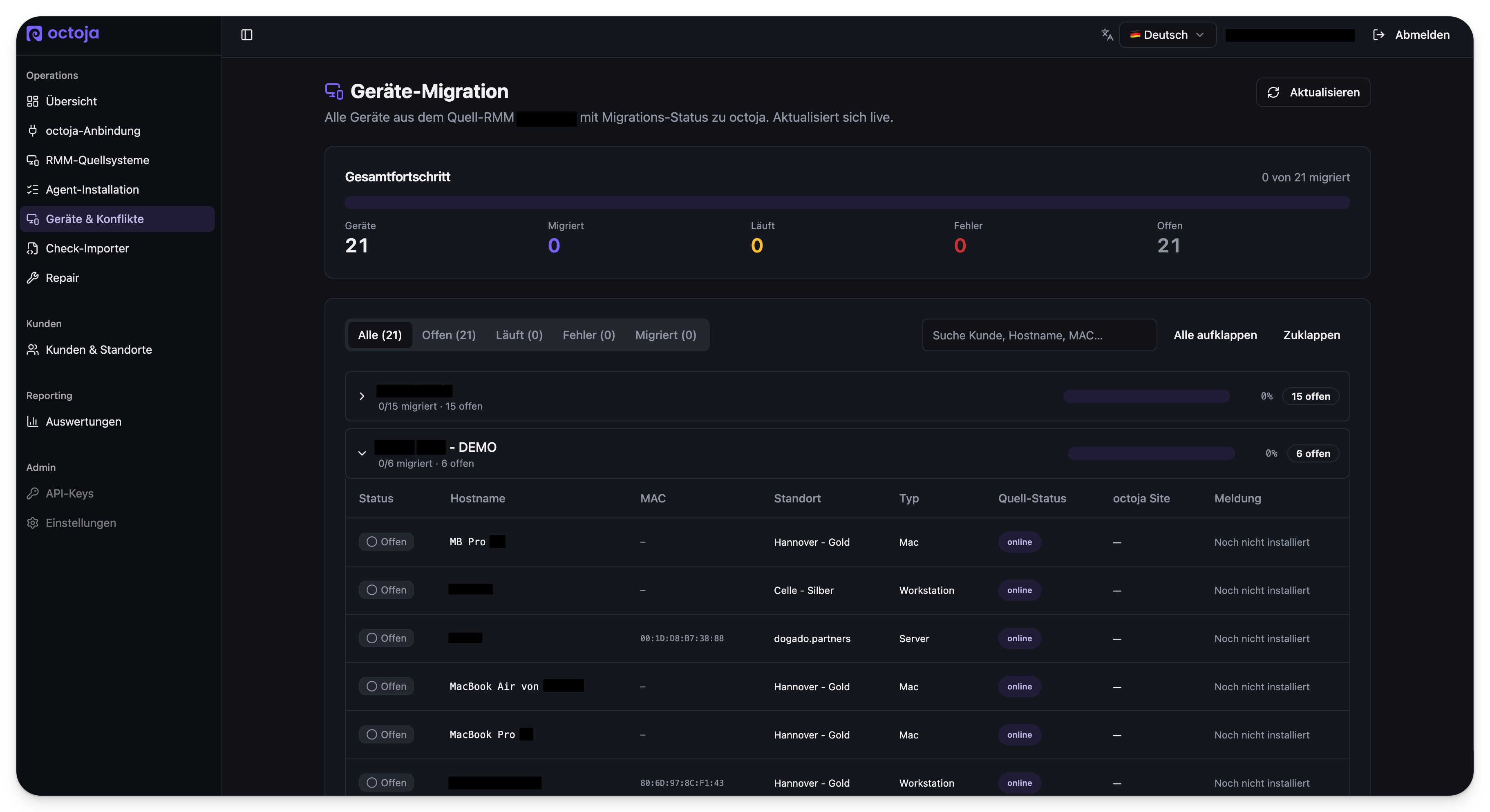 Die Seite Geräte-Migration mit dem Gesamtfortschritt 0 von 21 migriert, Zählern für Migriert, Läuft, Fehler und Offen, Status-Reitern und einer pro Kunde gruppierten Geräte-Tabelle mit den Spalten Hostname, MAC, Standort, Typ, Quell-Status und Meldung