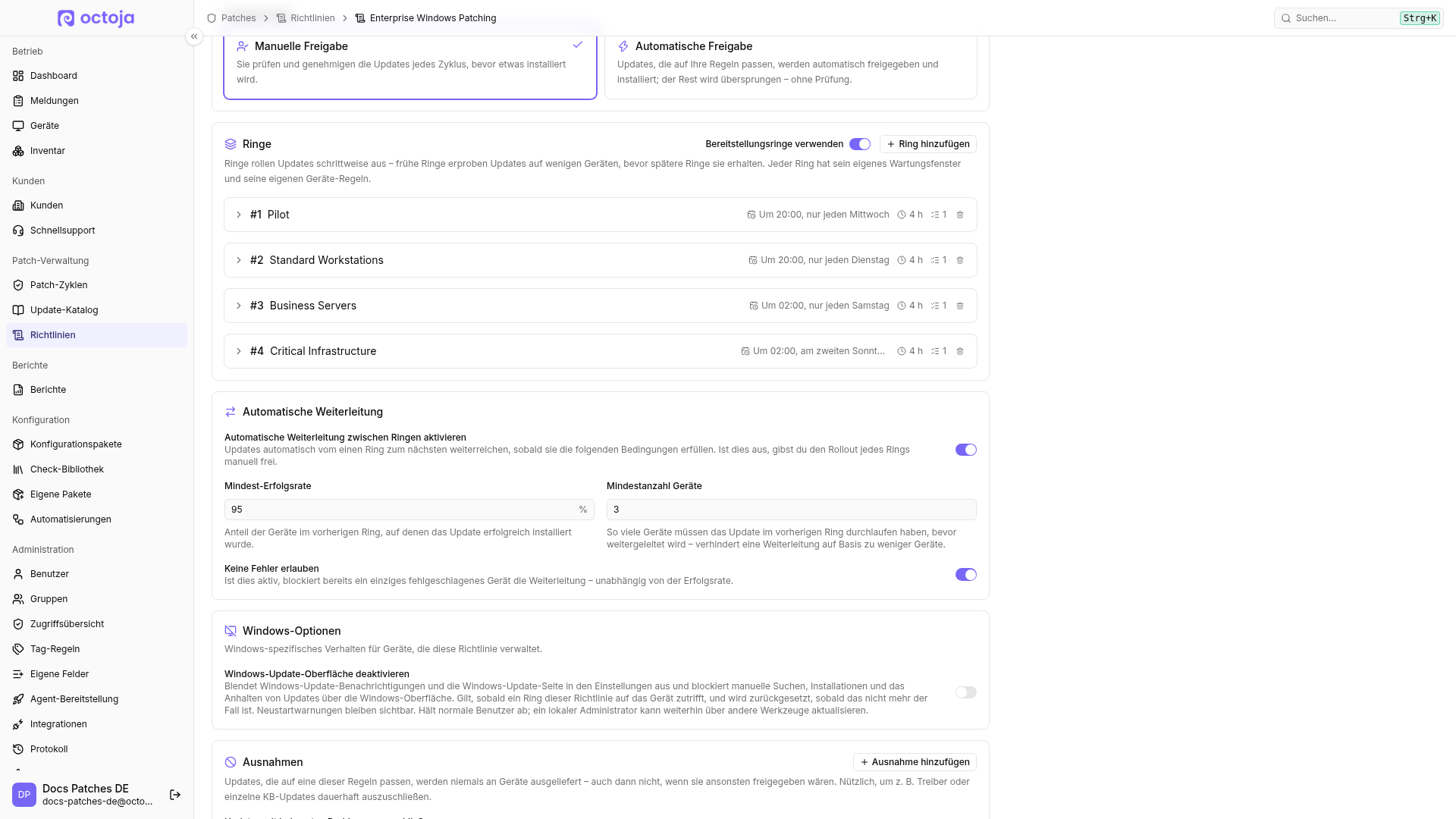 Der Editor der Richtlinie „Enterprise Windows Patching“ mit manueller und automatischer Freigabe, vier Bereitstellungsringen und Einstellungen zur automatischen Weiterleitung.